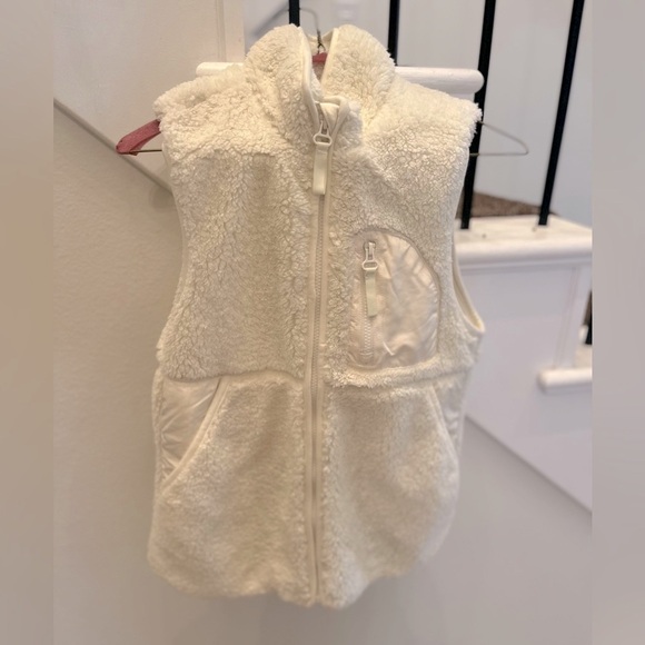 Sherpa Cream Zipper Vest - Picture 1 of 3